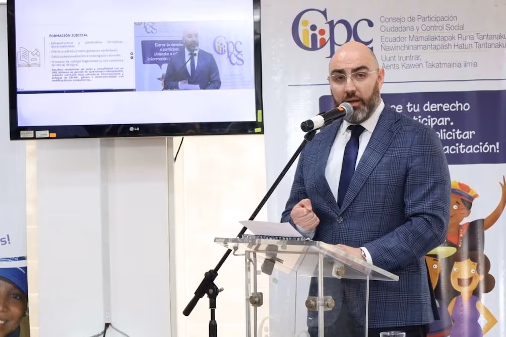 Mario Godoy, dejó temporalmente su licencia.