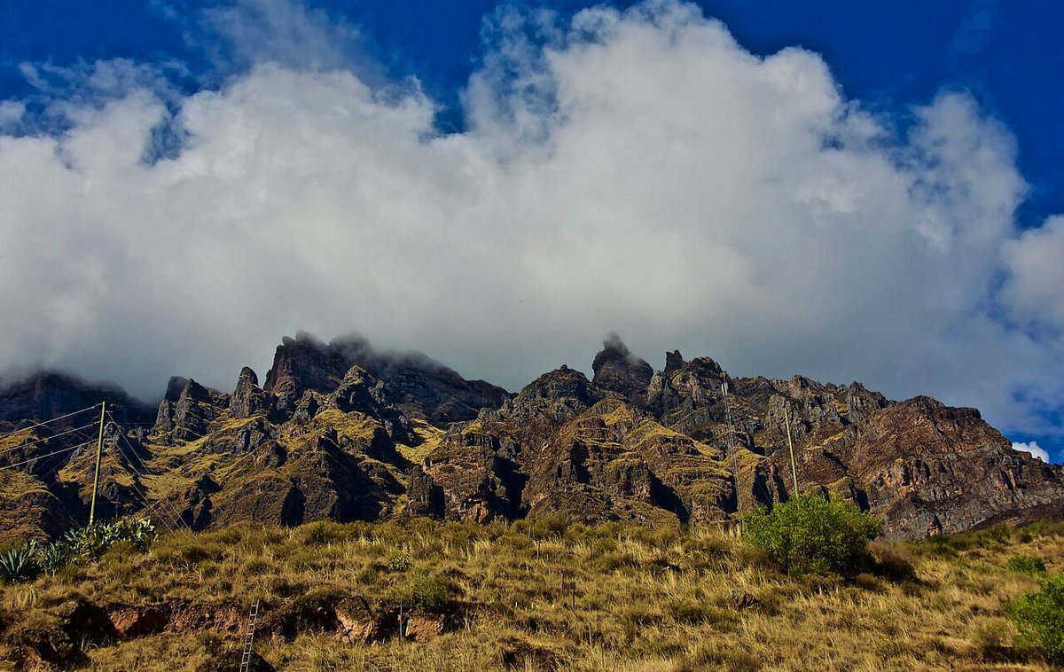 pachatusan-mountains